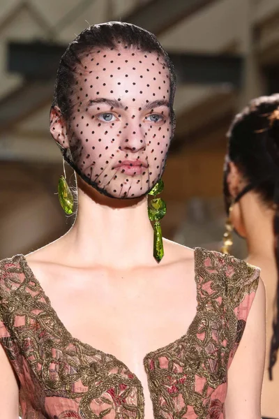 Look 34
